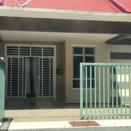 Z&M Homestay Jertih Dış mekan fotoğraf